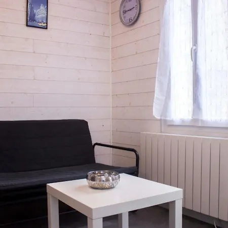 Apartment Near Paris